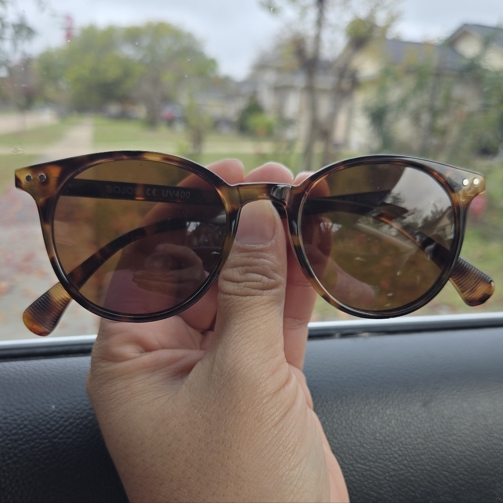 Sojos Brown Tortoise Color Sunglasses Round Lenses Good Condition